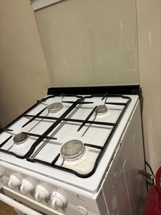 Продам газовую плиту