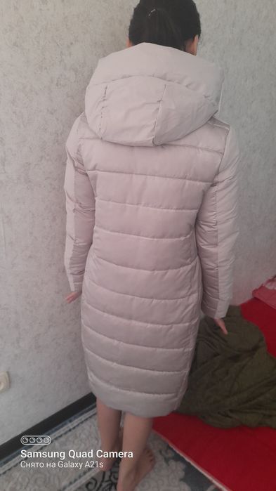 Продам куртку женскую