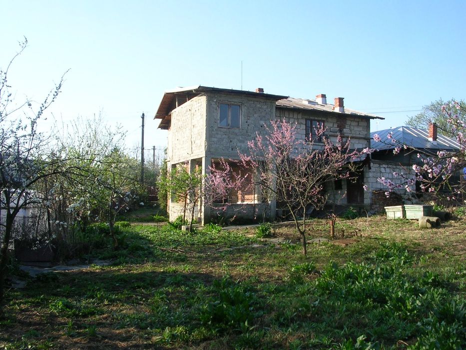 Casă două camere de închiriat Ploieștio-Bucov