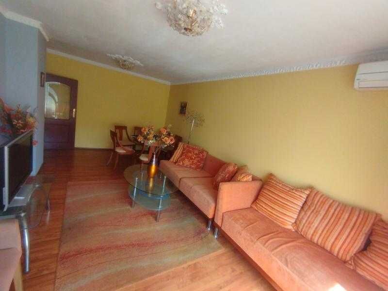 Дава се под наем Двустаен апартамент в Бургас, Славейков - 65 кв.м за 398.82 € - Снимка #2