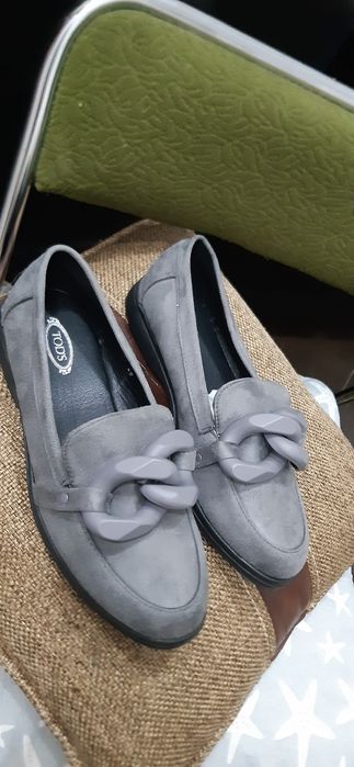 Продам туфли экозамша. Новые.