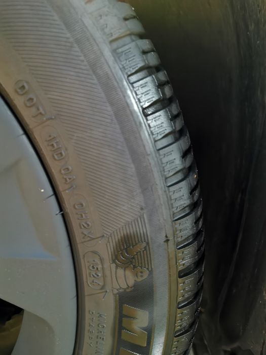 Vand jante bmw x1 r17 și anvelope Michelin crossclimate zp  225 50 r17