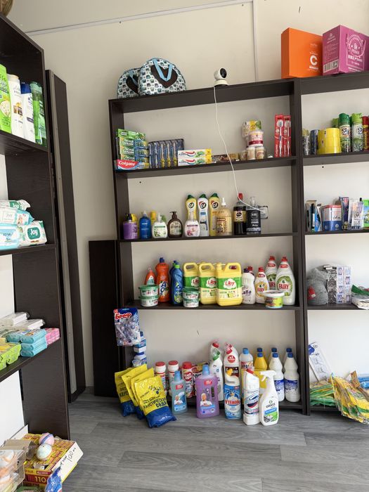 Полки в отличном состояний по 5000