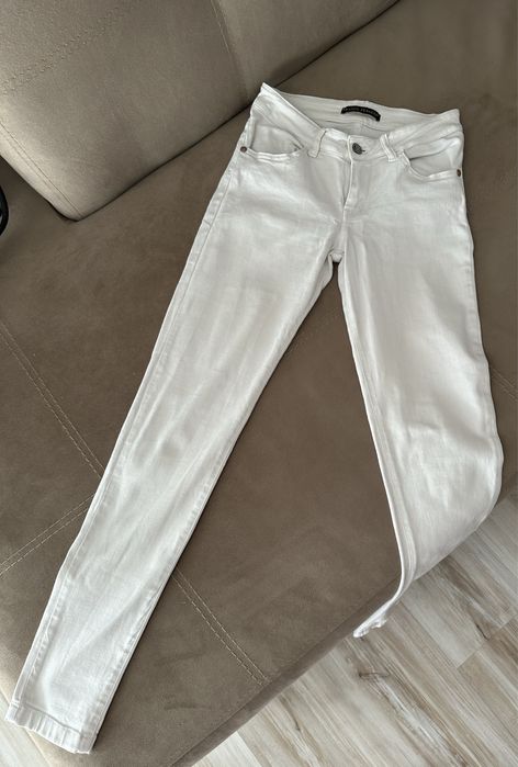 Дънки и къси панталони по 20-25лв