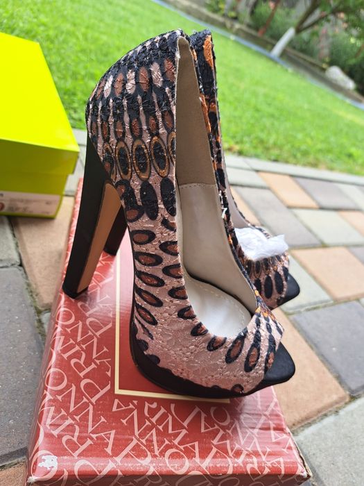 Vând pantofi și sandale