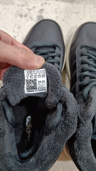 Кроссовки adidas зима