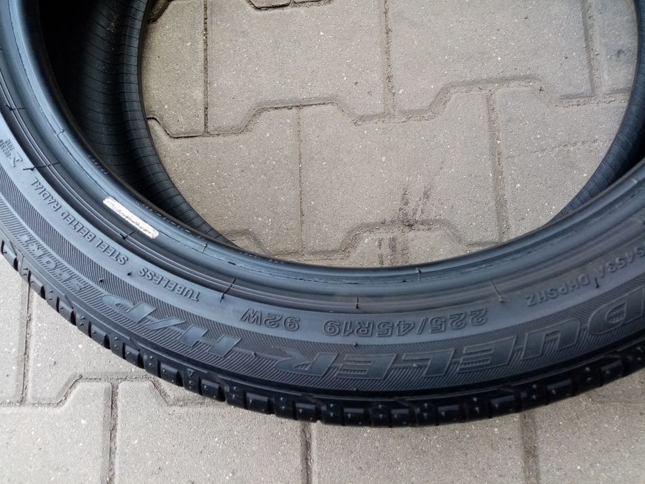 Anvelope de vara 225 45 19 Bridgestone Dueler HP Sport