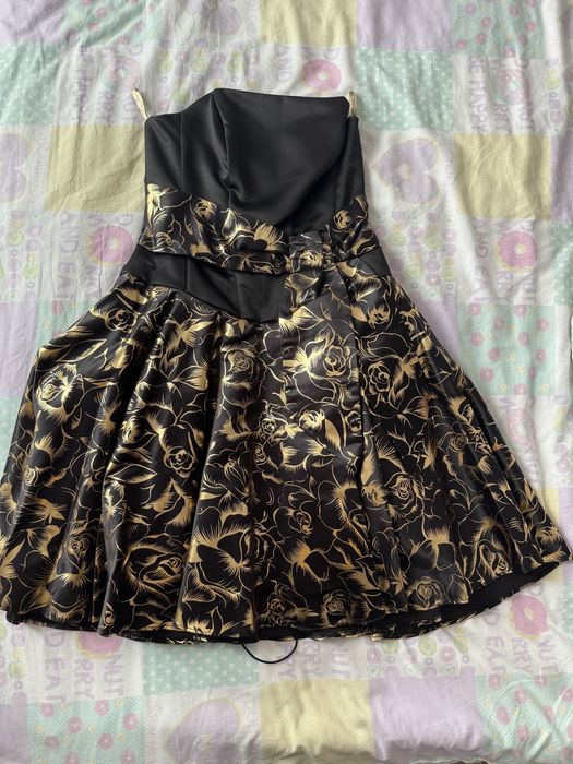 rochie neagra aurie bal