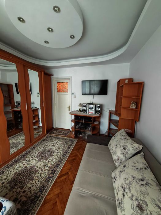 Vand urgent apartament 2 camere decomandat complet mobilat si utilat