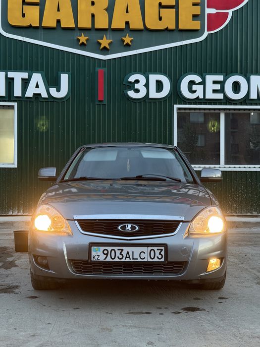 Продам Приору 2011 год