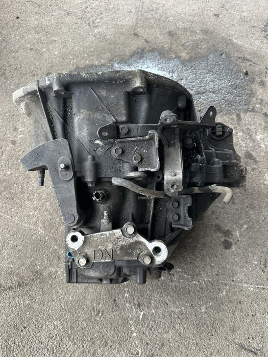 Скоростна кутия Нисан Кашкай / Nissan Qashqai j10 2.0dci