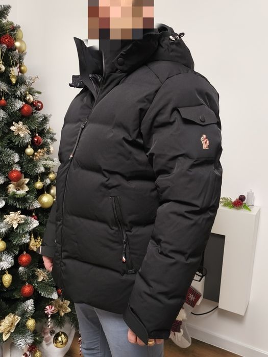 Vând haina / geacă de iarna Moncler