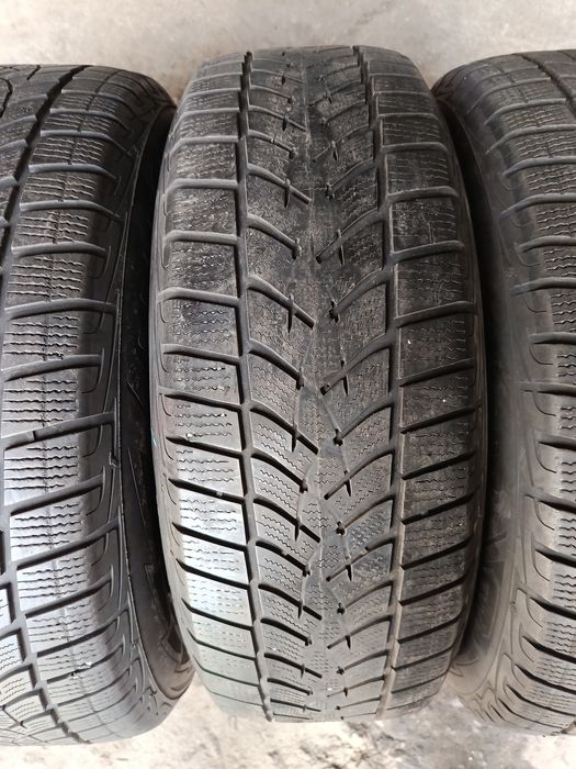 Зимни гуми -17цола -215/65-1бр.-65лв."GOOD YEAR"