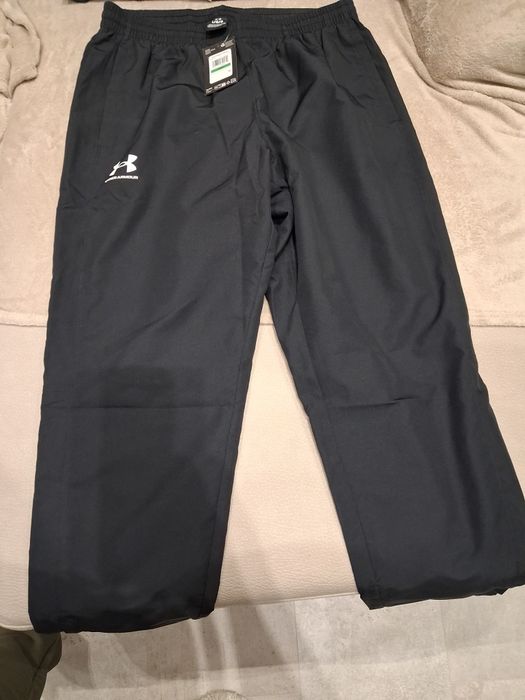 Черен спортен комплект/анцуг Under armour