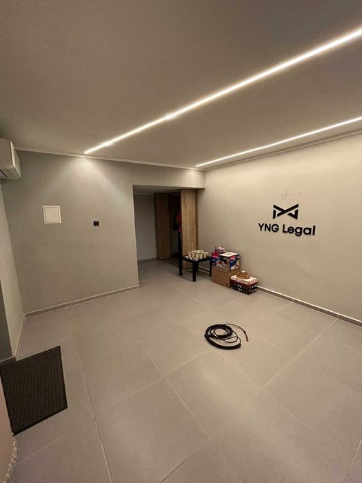 Дава се под наем Офис в София, Център - 30 кв.м за 408 € - Снимка #1