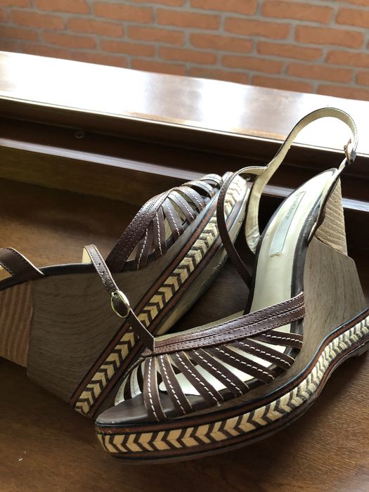 Босоножки на платформе