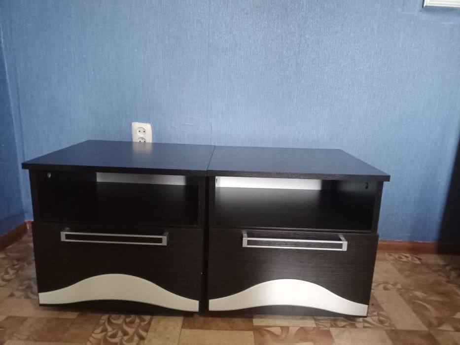 Срочно продам комод с тумбами.Торг
