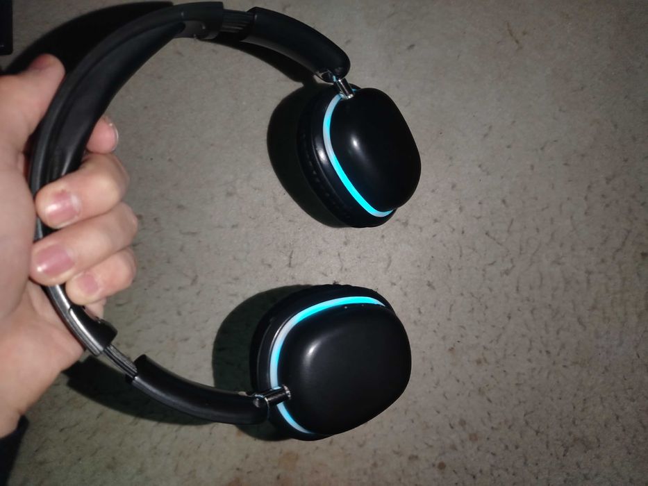Беспроводные Наушники RGB