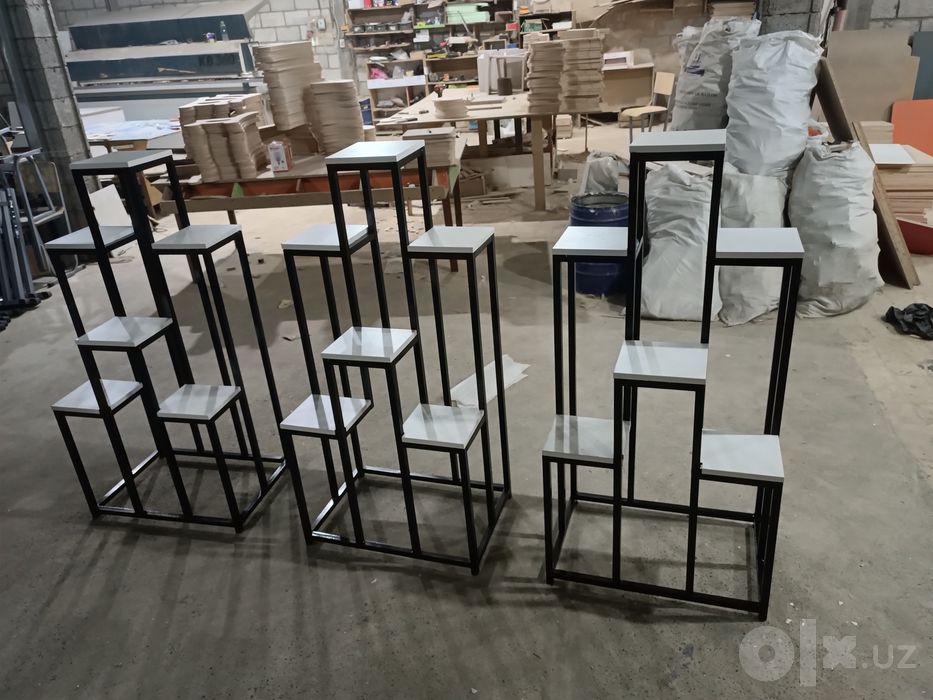 Gul podstavka / Loft gul stend