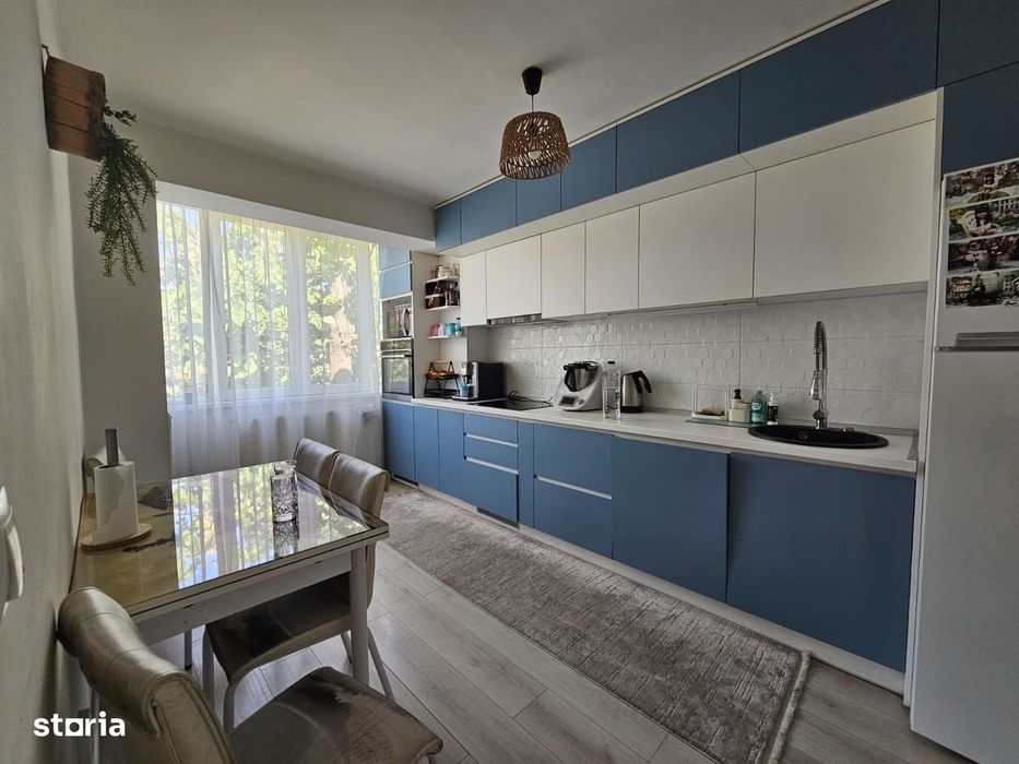 De vânzare apartament cu 4 camere – Centru, Str. Mileniului