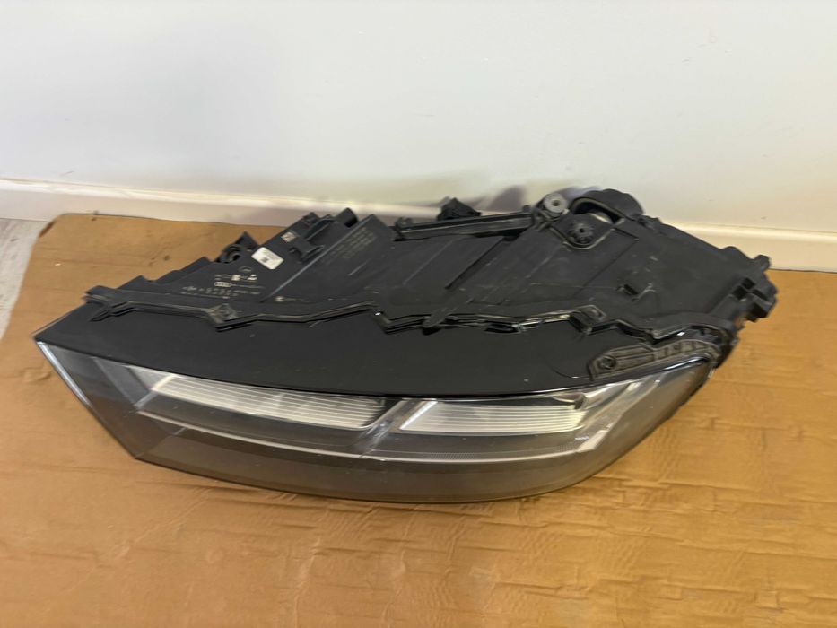 Far stanga full led matrix Audi Q7 4M dupa 2016 cod 4M0941035