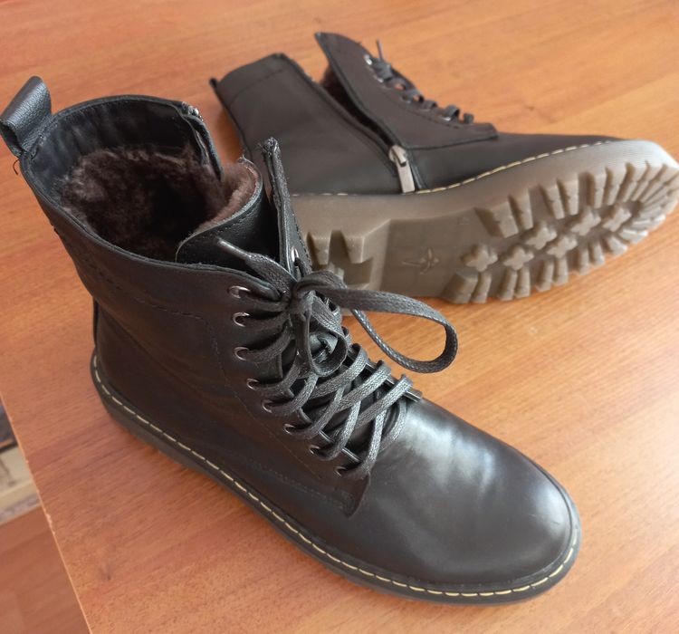 Продаются новые женские зимние ботинки