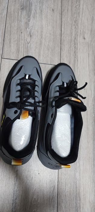 Кросовки новые 45