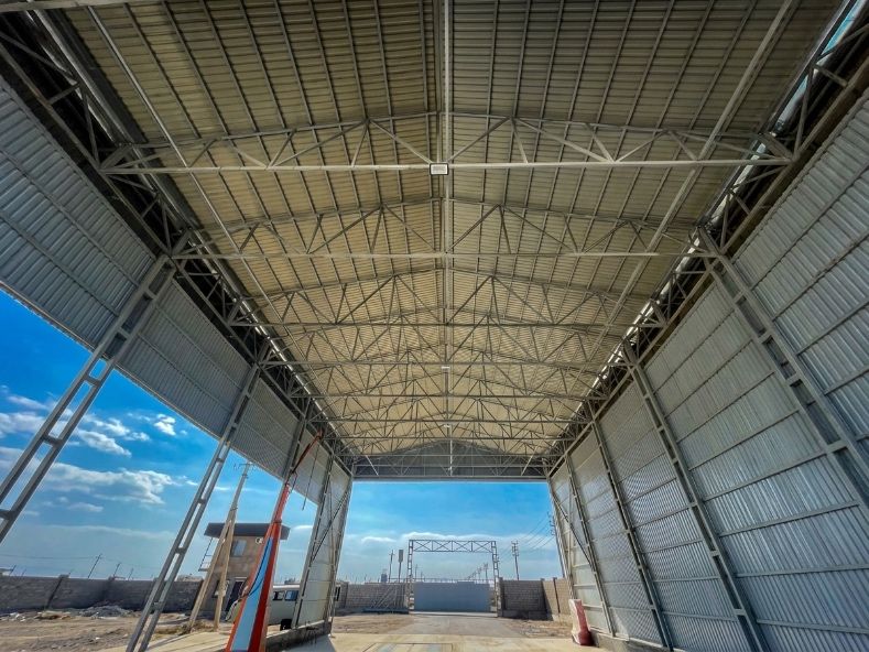 Футбольное поле из металлоконструкции