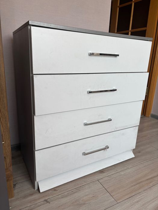 Шкаф с выдвижными ящиками