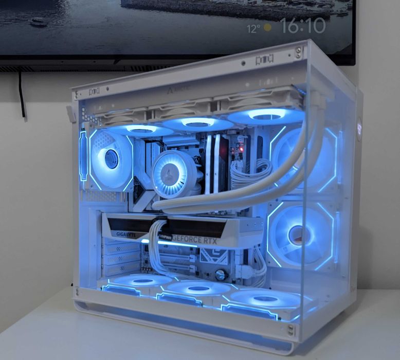 PC Ryzen 7 9800X3D RTX 5070 32GB DDR5 1TB NVMe