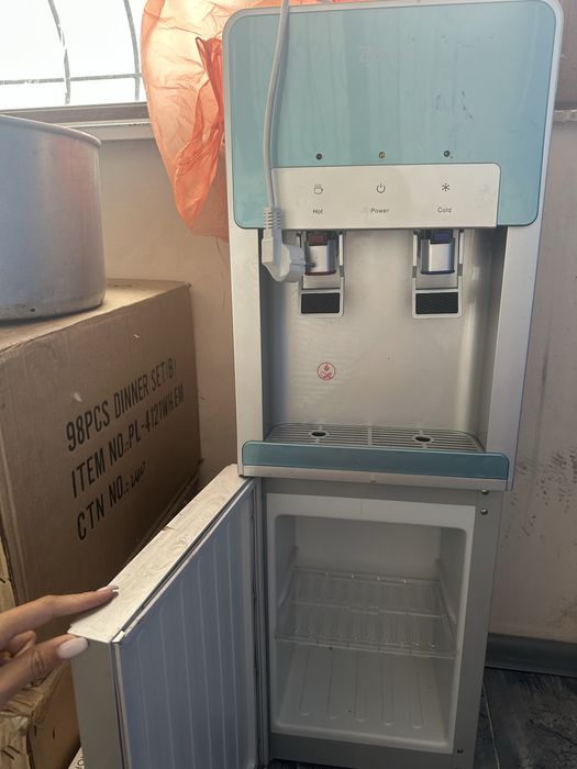 Кулер для Воды горячий и холодный