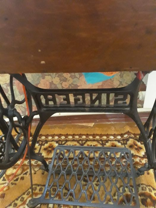 Швейная машинка ножная