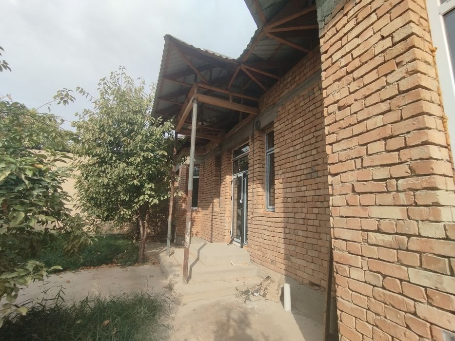 Киров, Олмазор кучасида, 6 сотих, 4 хона каробка сотилади.