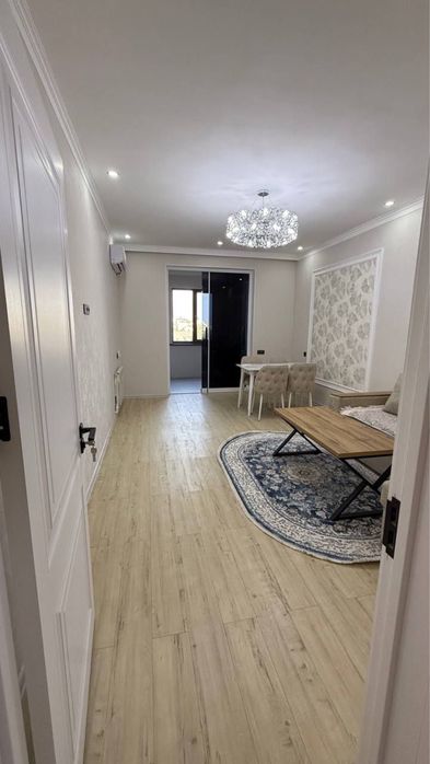 Сдаю квартиру в Яшнабадском районе Иззат новостройка 2х комнатная