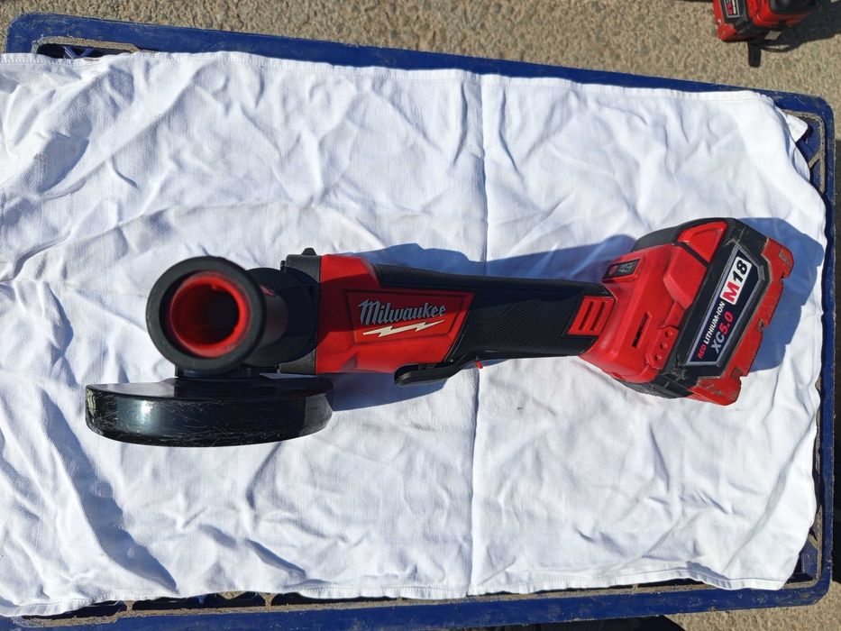 Пълен комплект Milwaukee M18 - 5 машини, 4 батерии 5.0Ah и зарядно