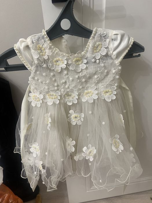 Продам  платье для девочки 1 годик