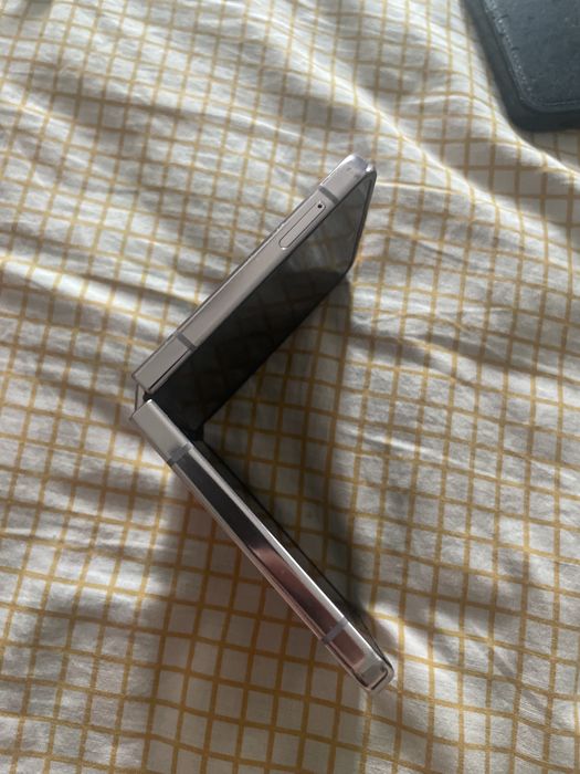 Samsung z flip 5