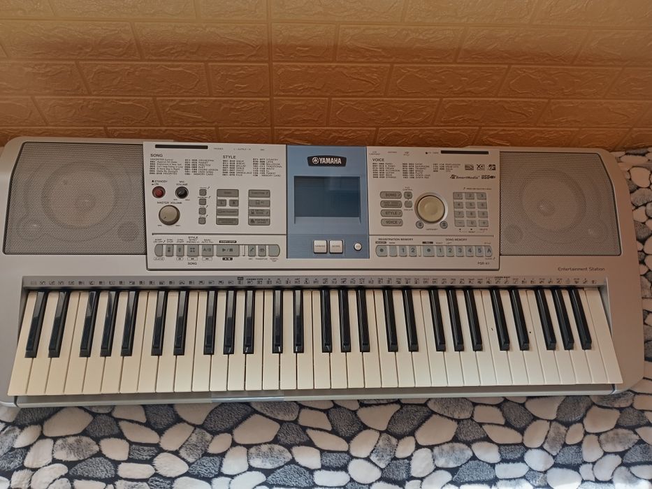 Продавам клавир yamaha psr k1