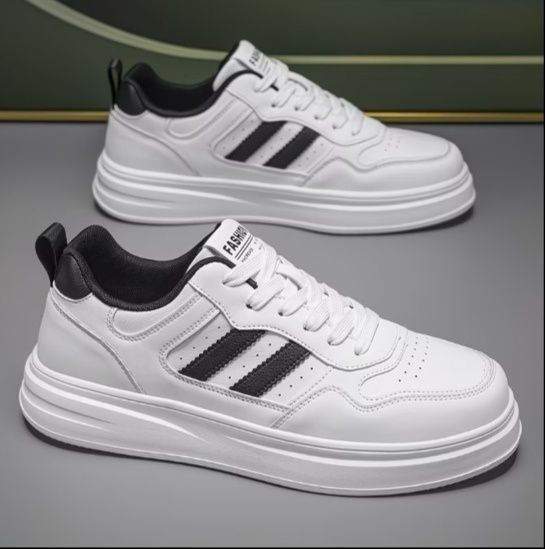 Кроссовки от бренда Adidas