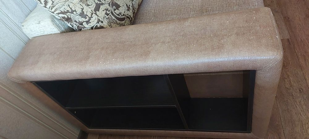 Продам диван срочно