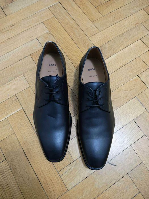 Мъжки официални обувки Hugo Boss размер 42. Като нови.