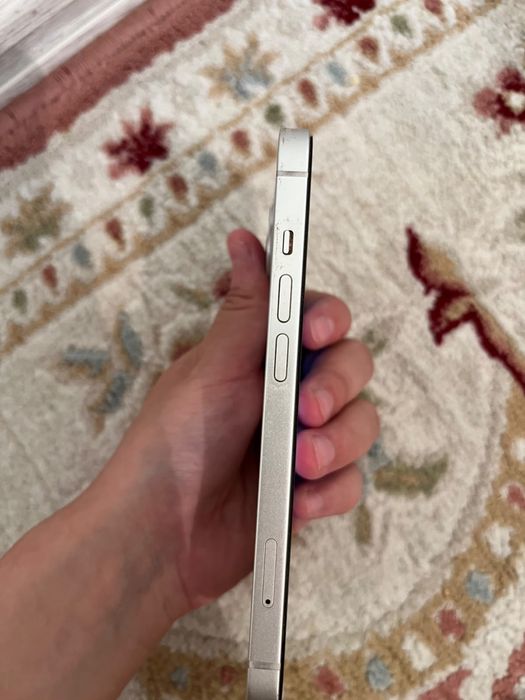 iPhone 14.