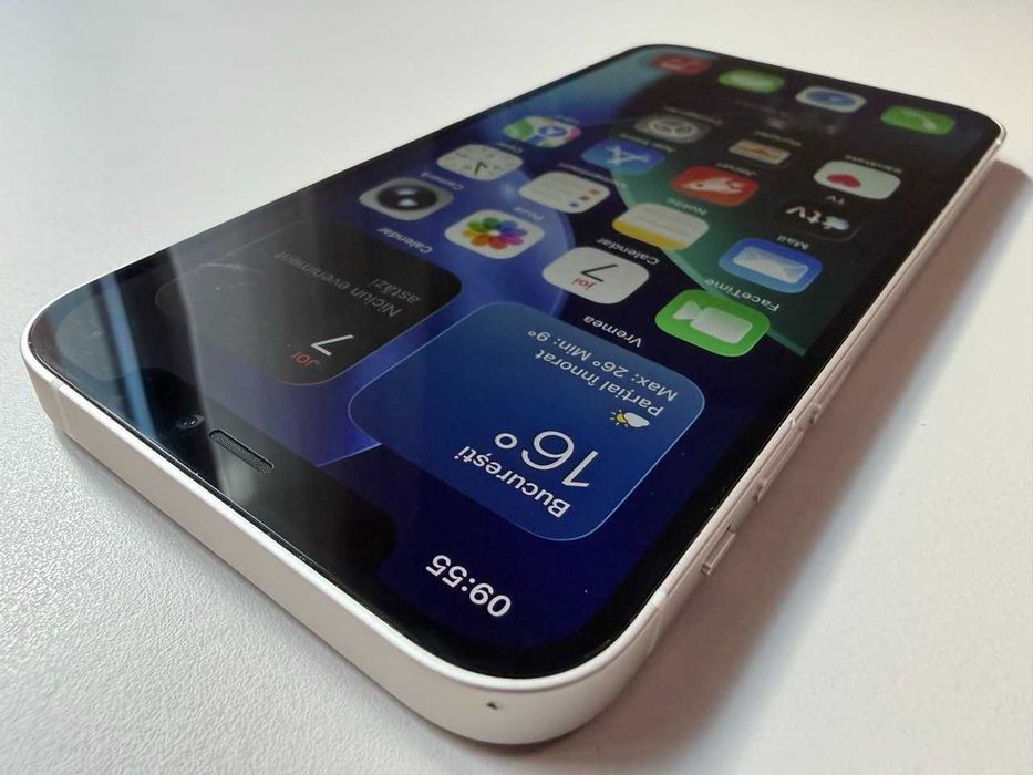  Apple / iPhone 12 64 Gb / White