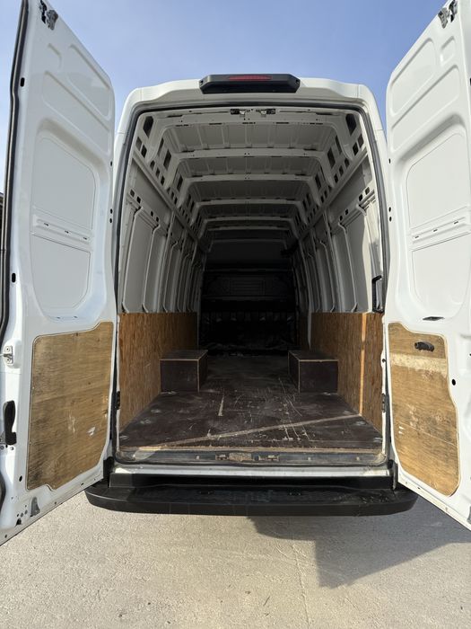 Iveco daily 35c14 Van 5,15 ml interiorul