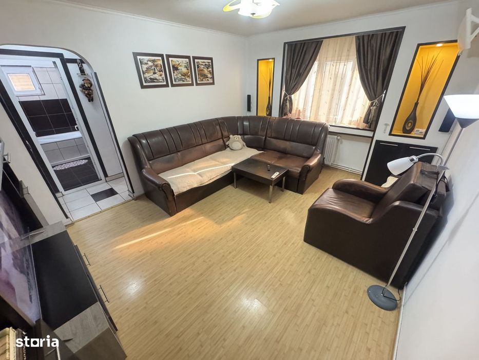 Apartament 2 camere zona Poarta 6 cu Centrala