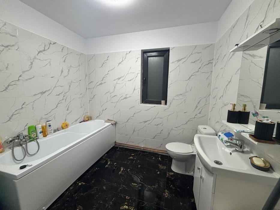 Vand casa la tara