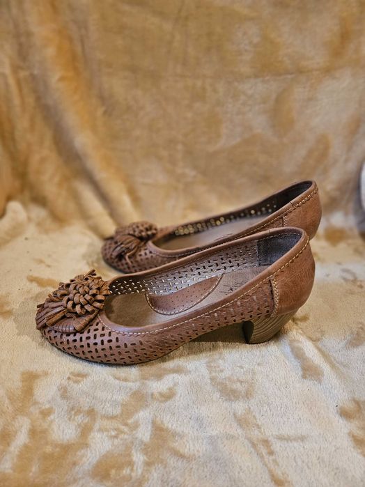 Pantofi eleganti piele perforata Pikolinos 39