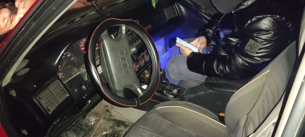 Продам Ауди 80 б3