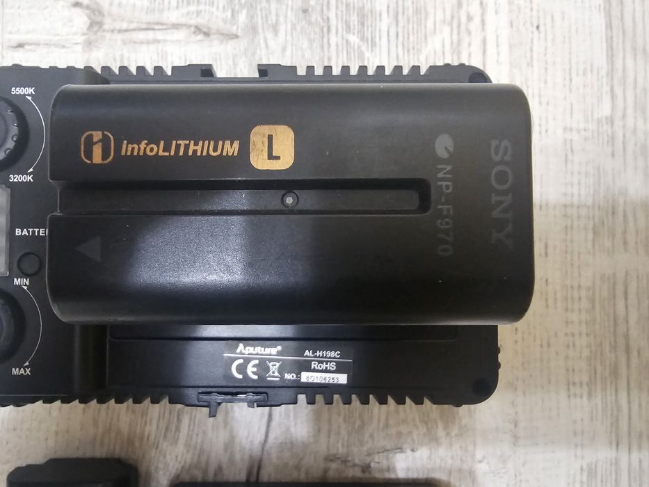 Pachet Lampa Apurture Al H198C Acumulator Original Sony NP F970