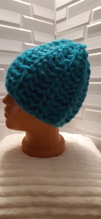 Ръчно изплетени шапки